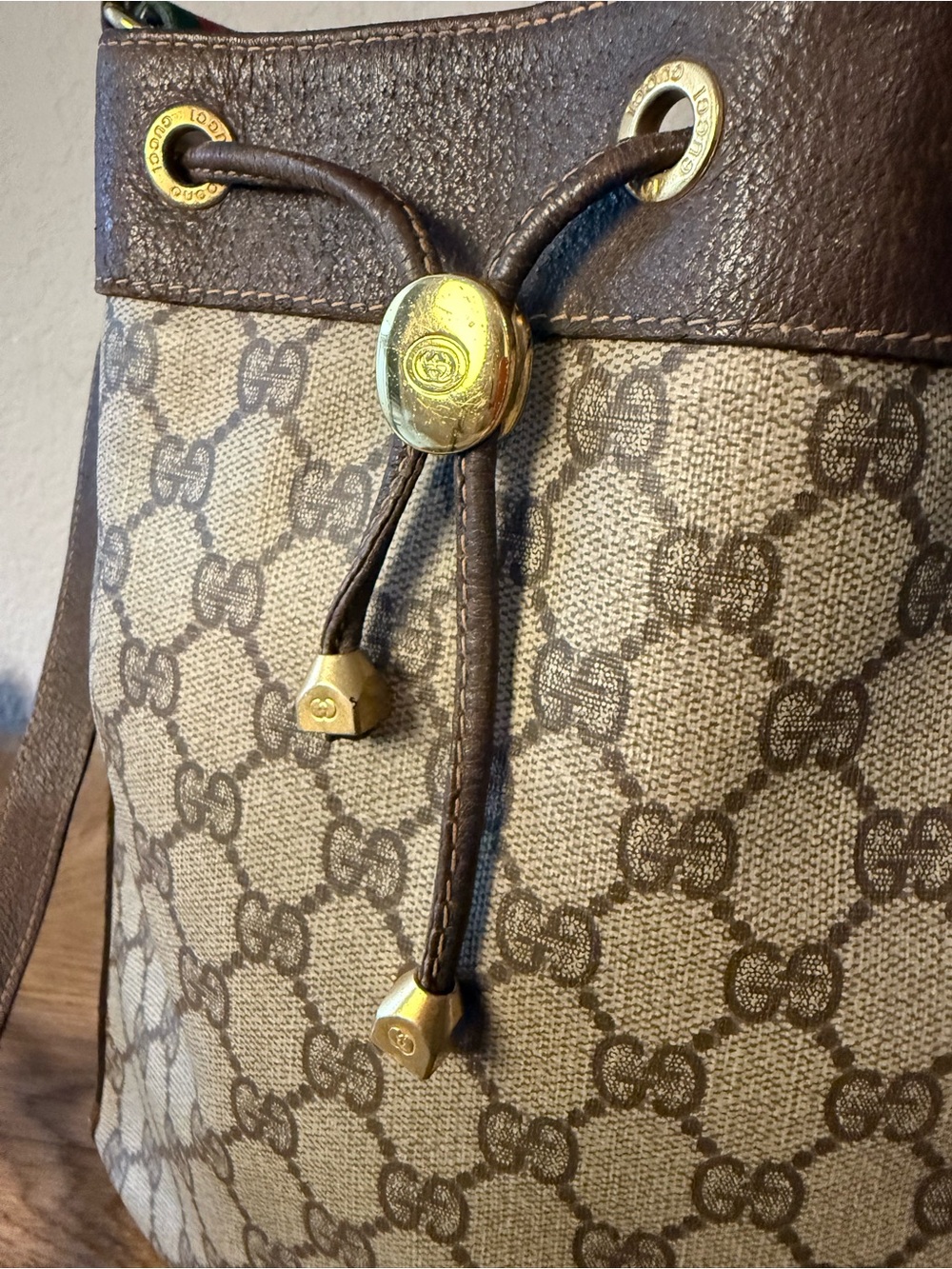 Gucci Brown GG Supreme Canvas Bucket Crossbody Authentic Vintage - Picture 2 of 8